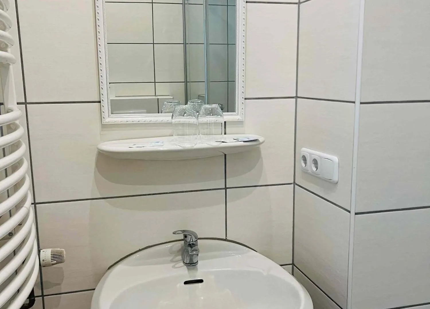 Hotel Neo Cologne Bonn Airport 3*, Rosrath